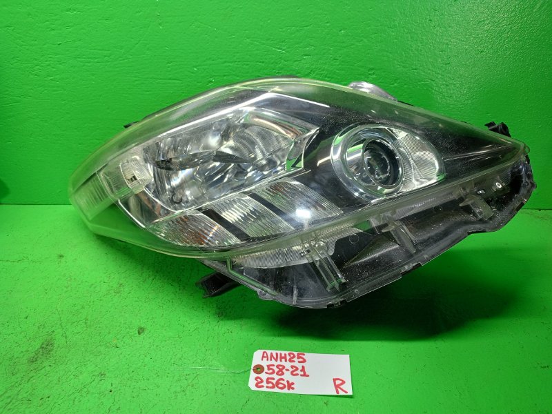 Фара Toyota Alphard ANH25 правая (б/у)