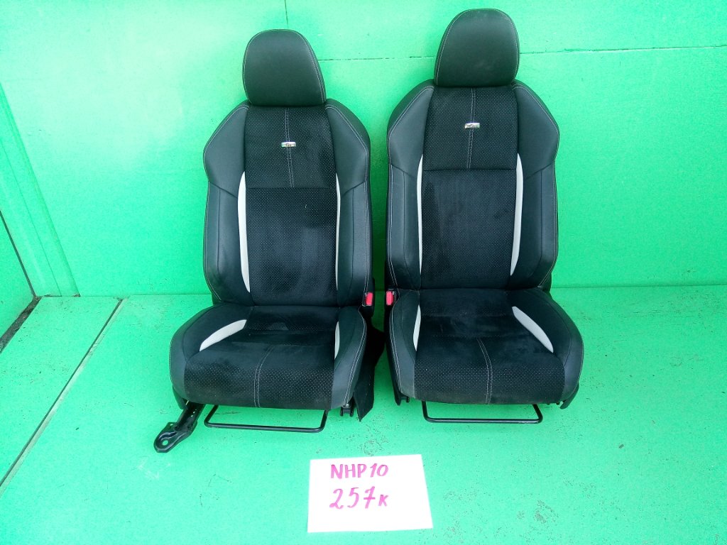 Сидение Toyota Aqua NHP10 переднее (б/у)