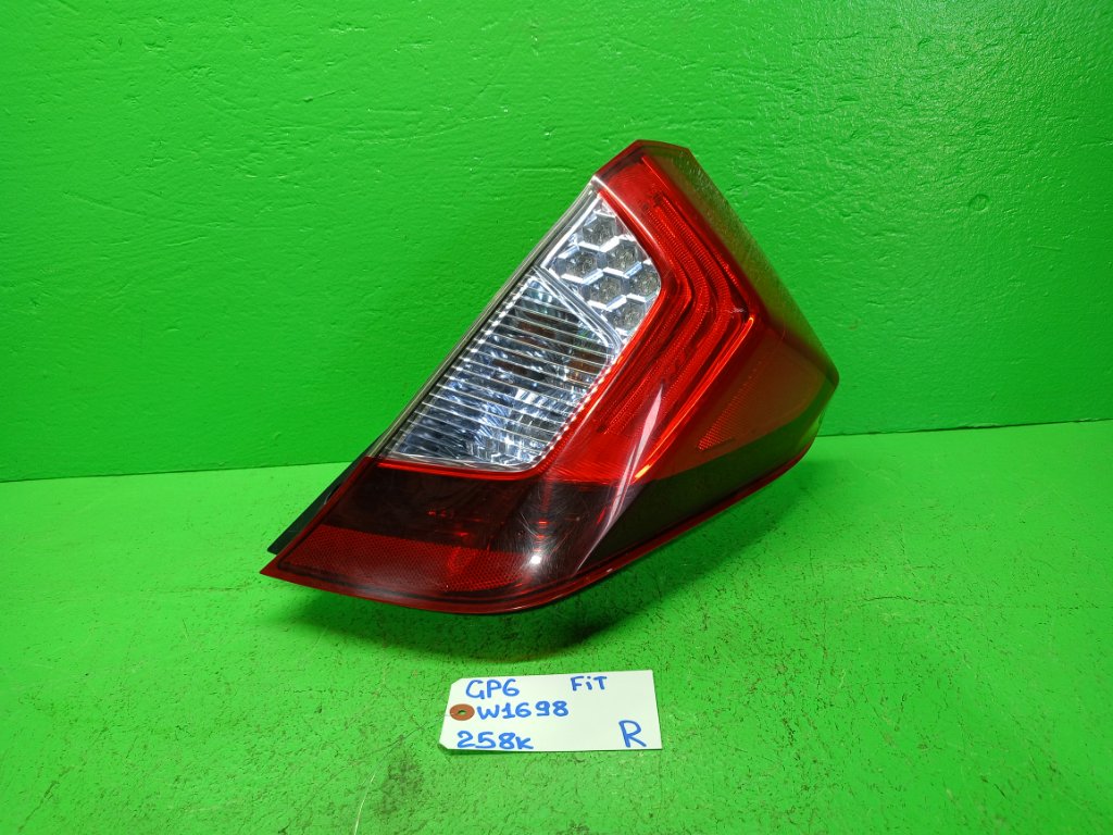 Стоп-сигнал HONDA FIT GP6 правый (б/у)