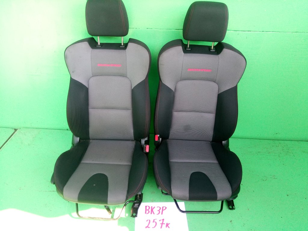 Сидение Mazda Axela BK3P переднее (б/у)