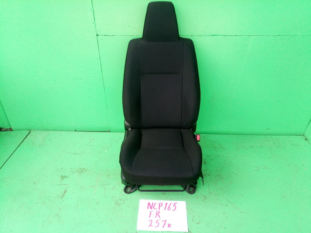 Сидение Toyota Probox NCP165 переднее правое (б/у)