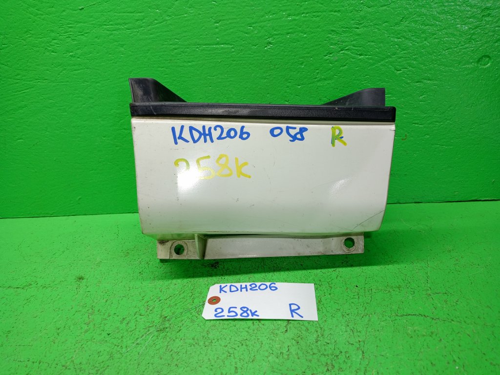 Подножка TOYOTA HIACE KDH206 правая (б/у)
