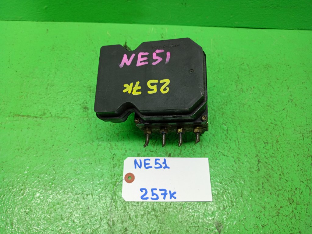 Блок управления abs NISSAN ELGRAND NE51 (б/у)