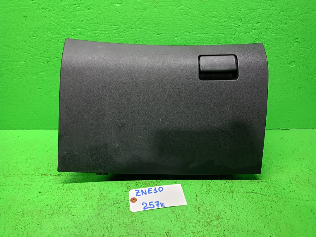 Ручка бардачка TOYOTA WISH ZNE10 (б/у)