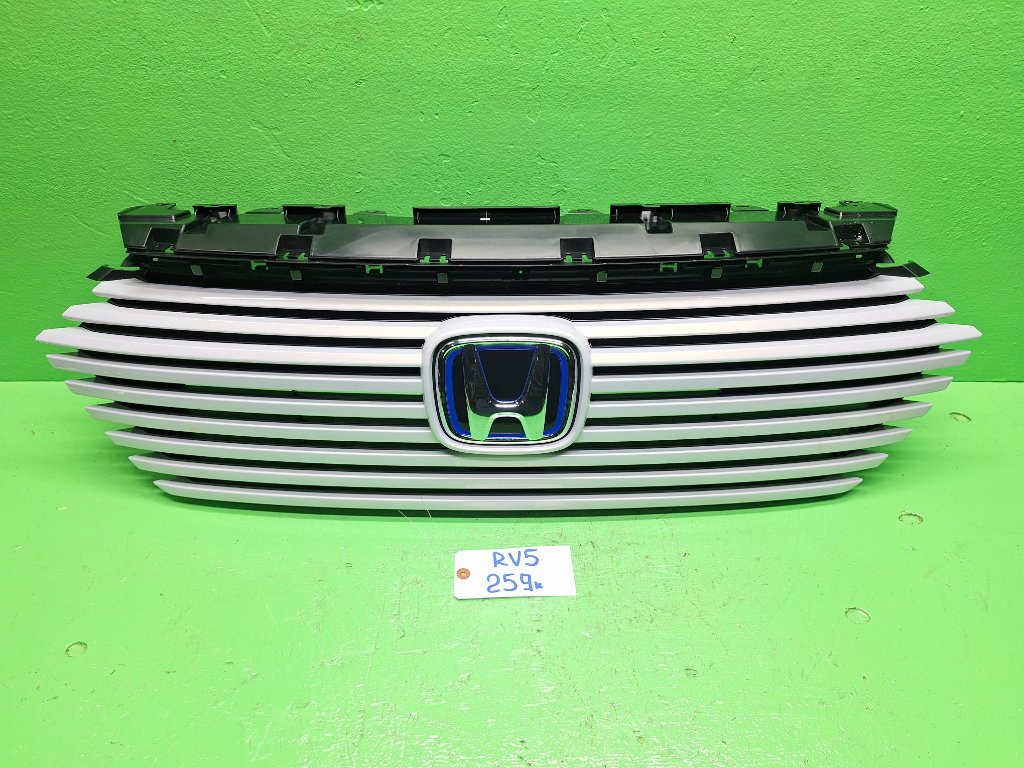 Решетка радиатора HONDA VEZEL RV5 (б/у)