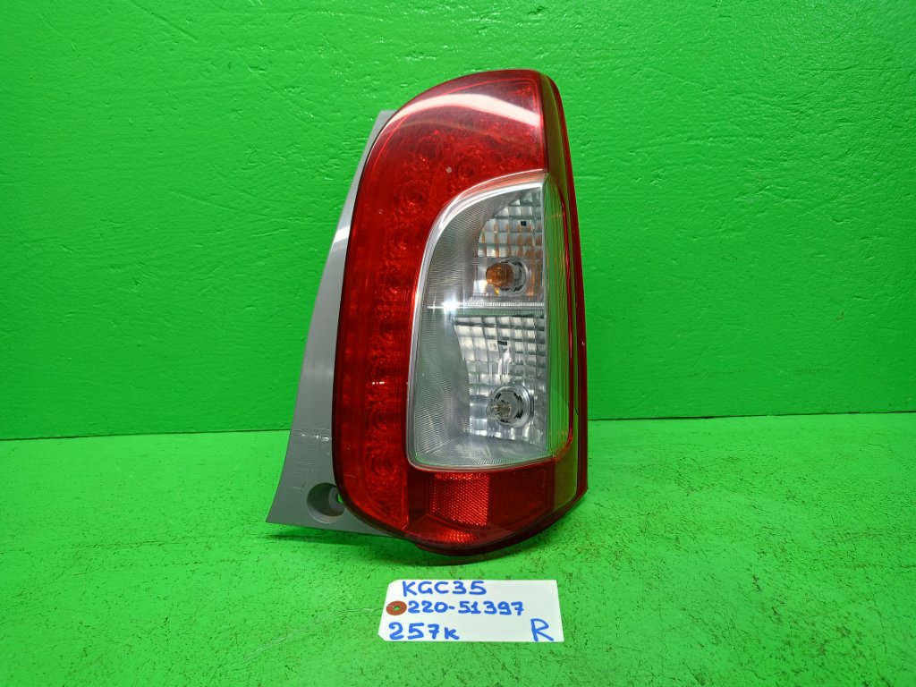 Стоп-сигнал TOYOTA PASSO KGC35 правый (б/у)