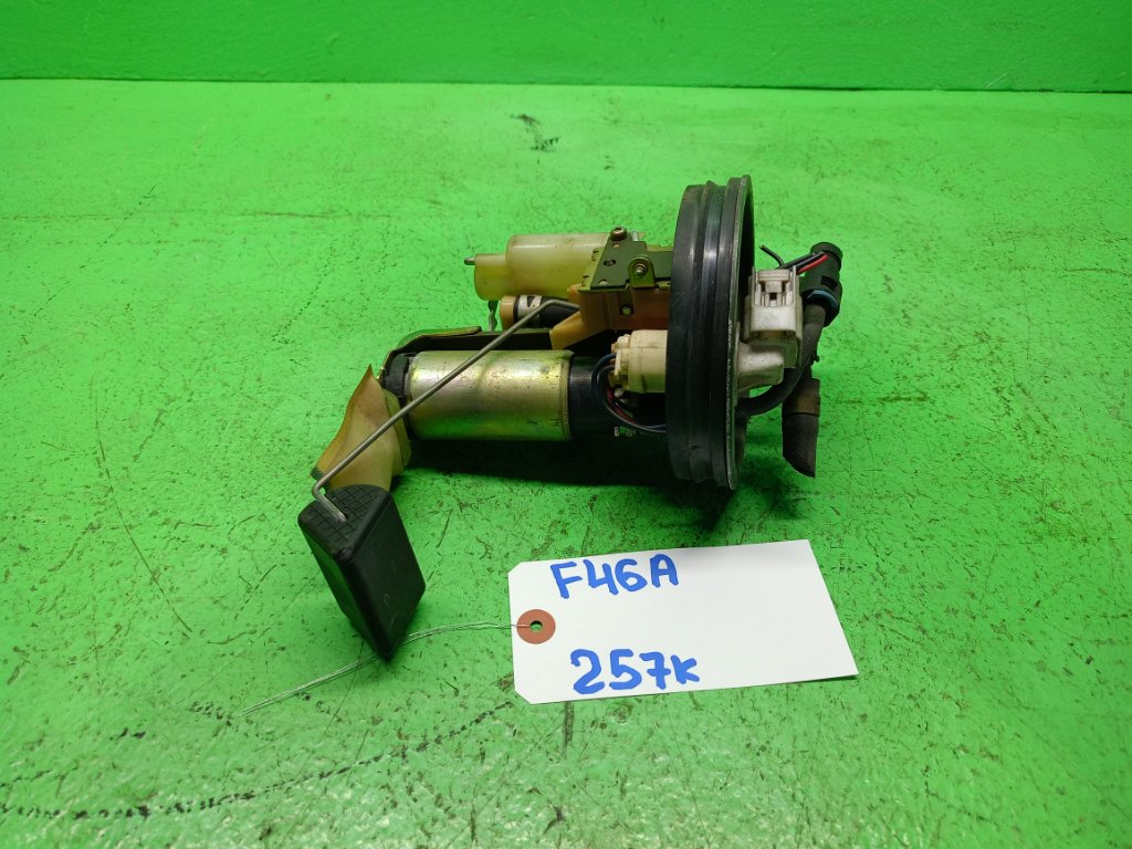 Бензонасос MITSUBISHI DIAMANTE F46A (б/у)