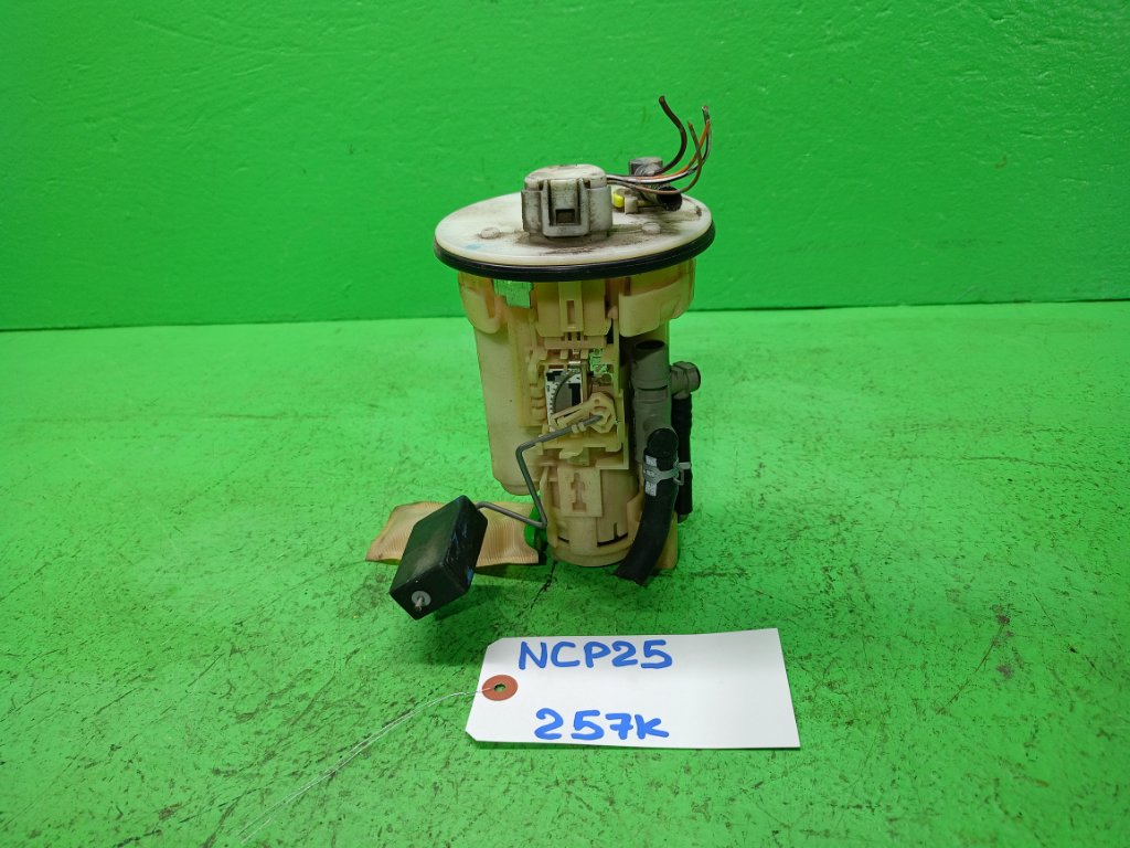 Бензонасос TOYOTA FUNCARGO NCP25 (б/у)