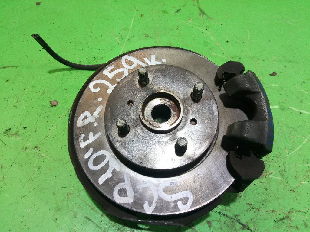 Ступица TOYOTA VITZ SCP10 передняя правая (б/у)
