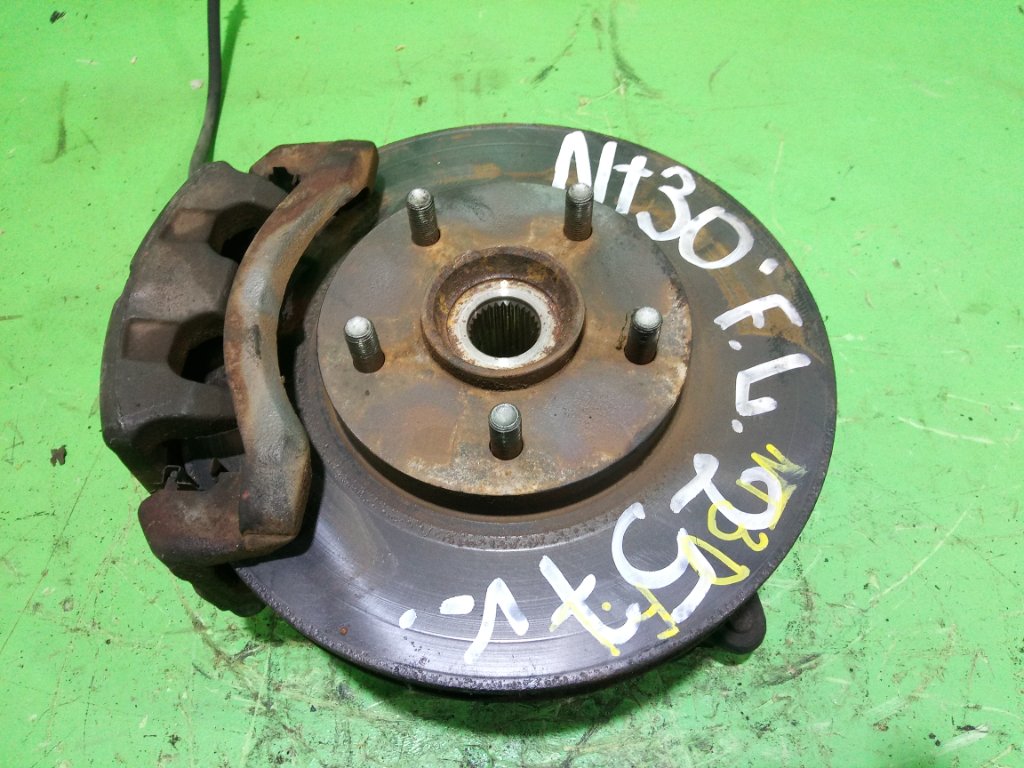 Ступица NISSAN XTRAIL NT30 передняя левая (б/у)