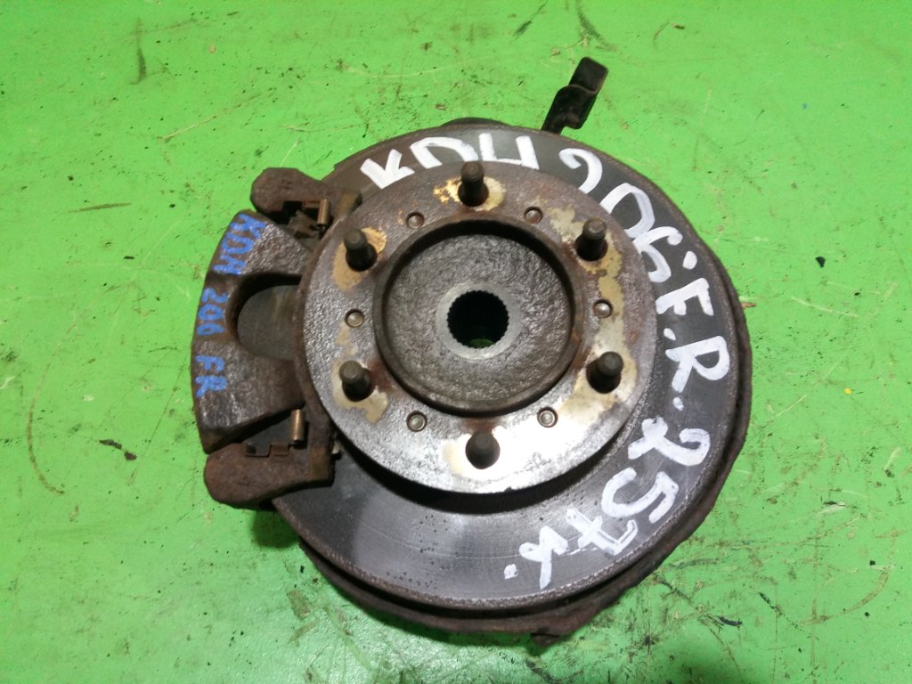Ступица TOYOTA HIACE KDH206 передняя правая (б/у) ABS