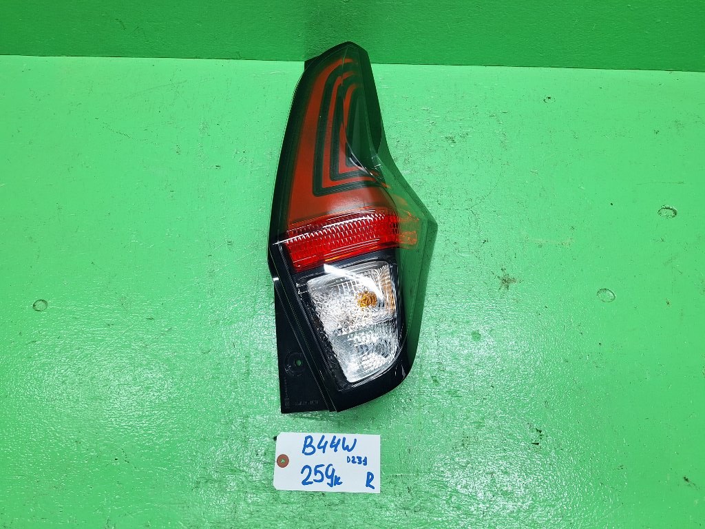 Стоп-сигнал NISSAN DAYZ B44W правый (б/у)