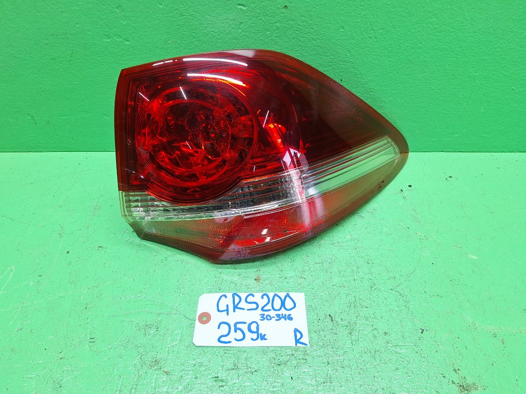 Стоп-сигнал TOYOTA CROWN GRS200 правый (б/у)