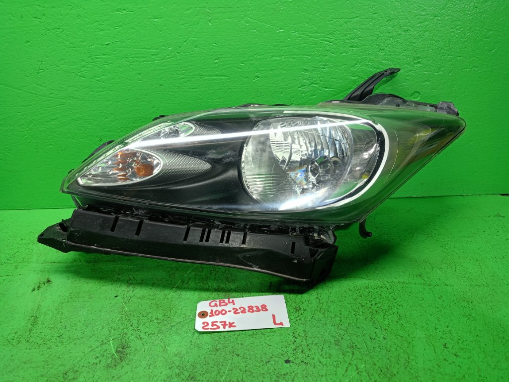 Фара HONDA FREED GB4 левая (б/у)