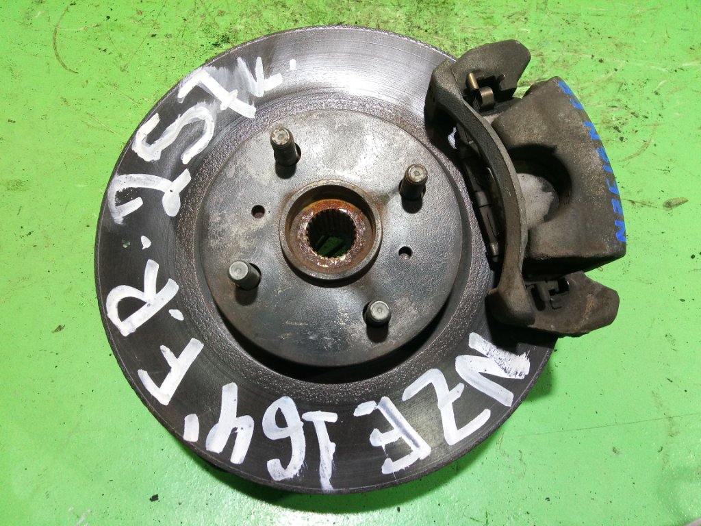 Ступица TOYOTA COROLLA NZE164 передняя правая (б/у)