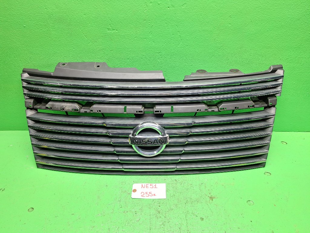 Решетка радиатора NISSAN ELGRAND NE51 (б/у)
