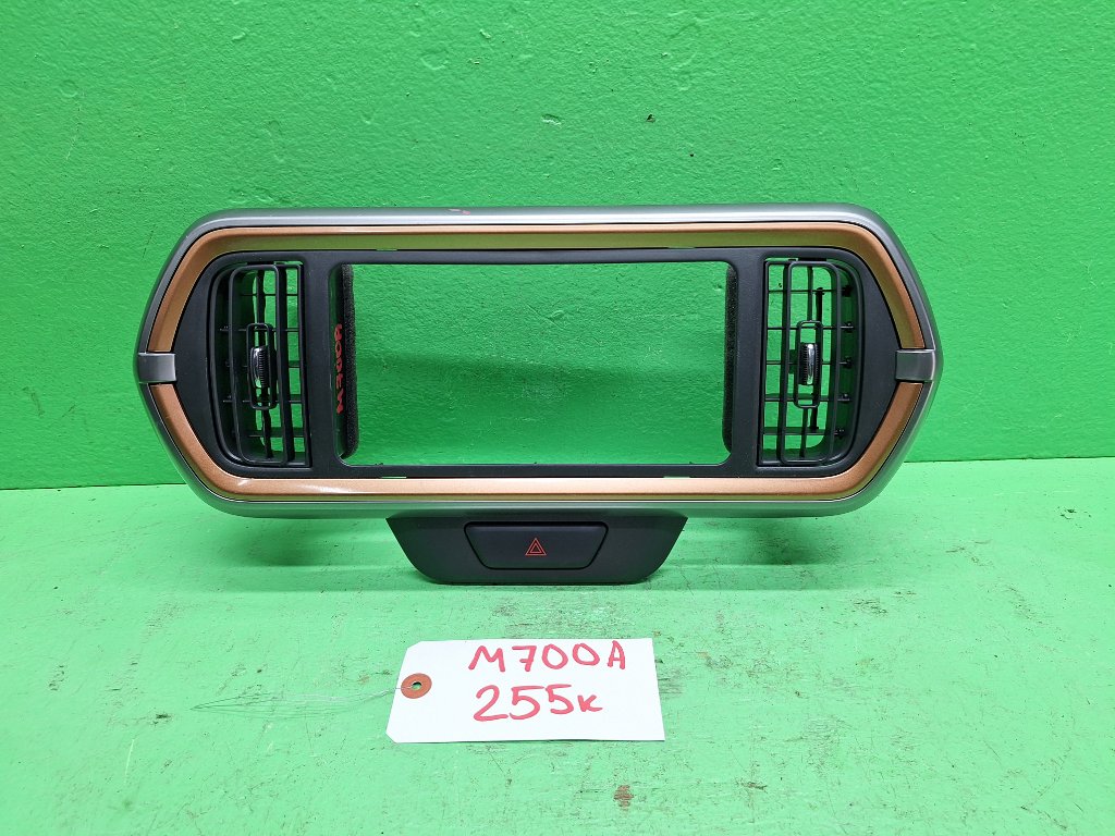 Консоль магнитофона TOYOTA PASSO M700A (б/у)