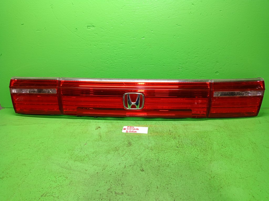 Вставка между стопов HONDA ELYSION RR4 (б/у)