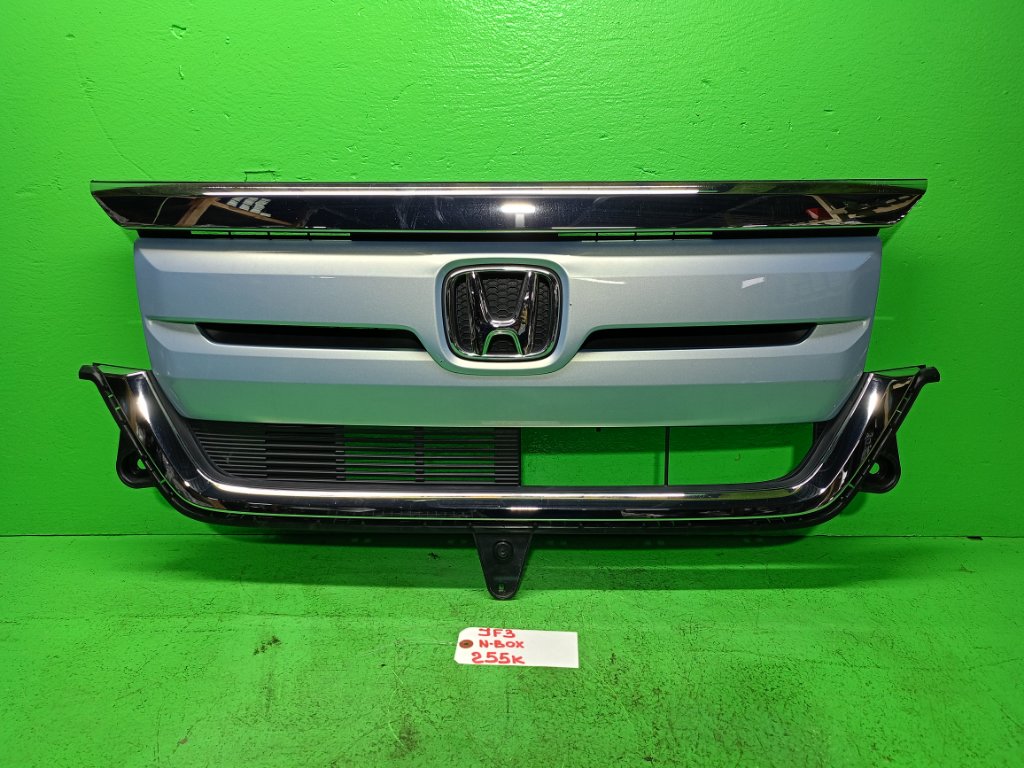 Решетка радиатора HONDA N-BOX JF3 (б/у)