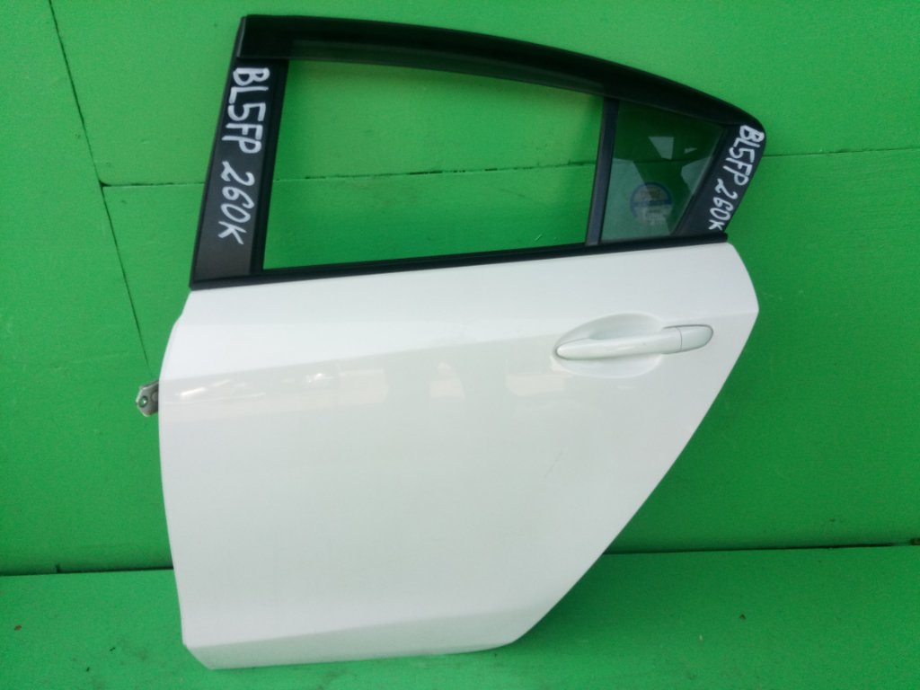 Дверь MAZDA AXELA BL5FP задняя левая (б/у)