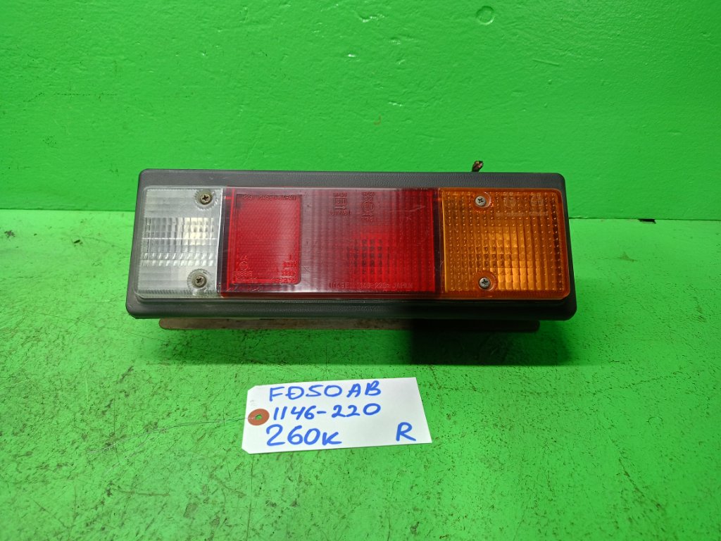 Стоп-сигнал MITSUBISHI CANTER FD50AB правый (б/у)