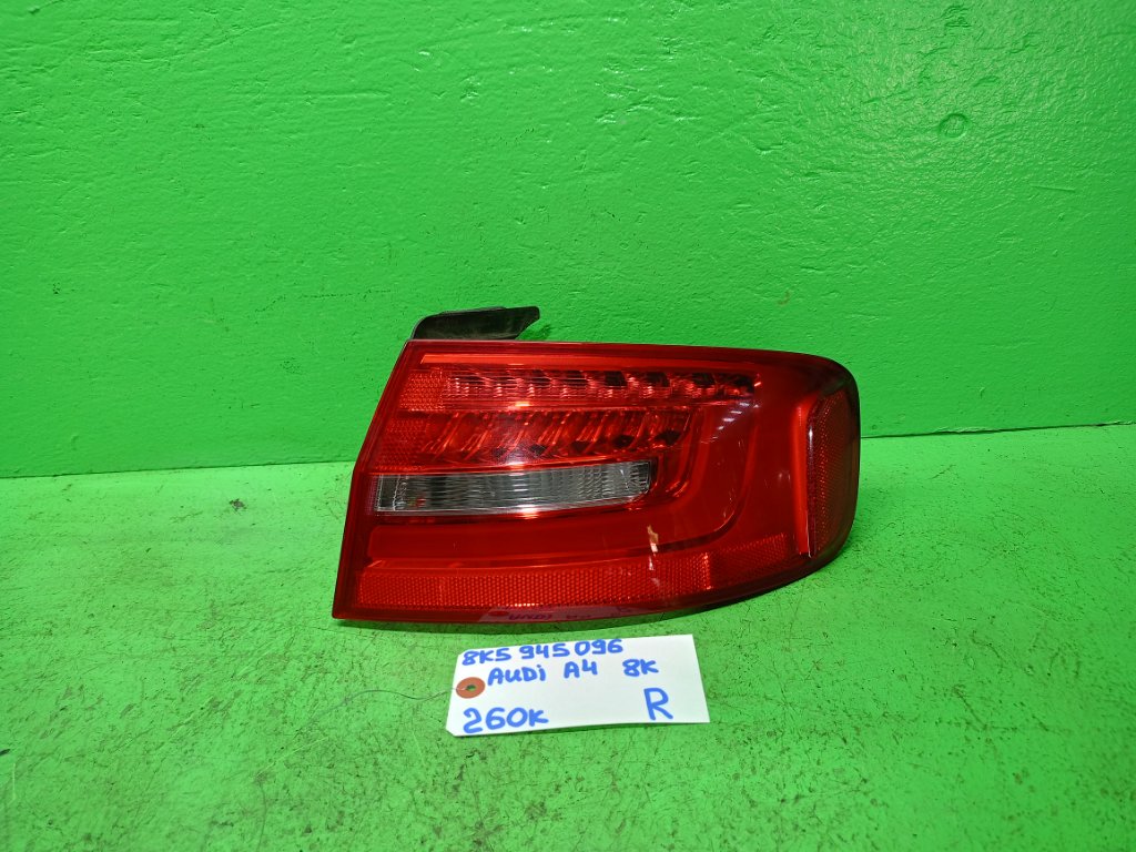 Стоп-сигнал AUDI A4 8K правый (б/у)