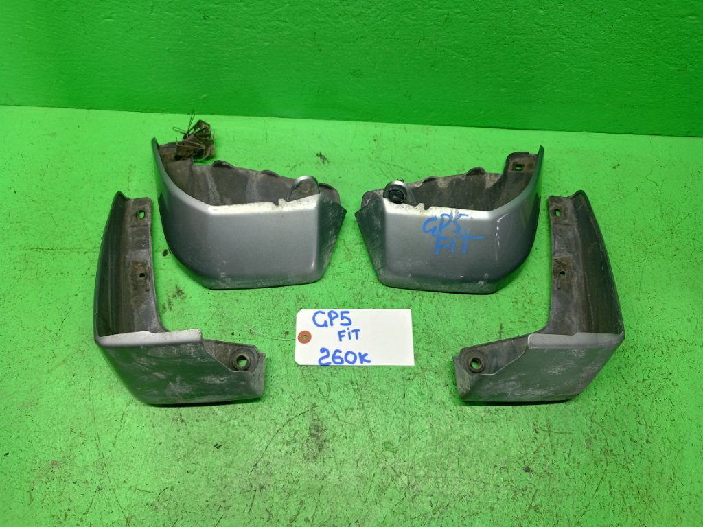 Брызговики комплект HONDA FIT GP5 (б/у)