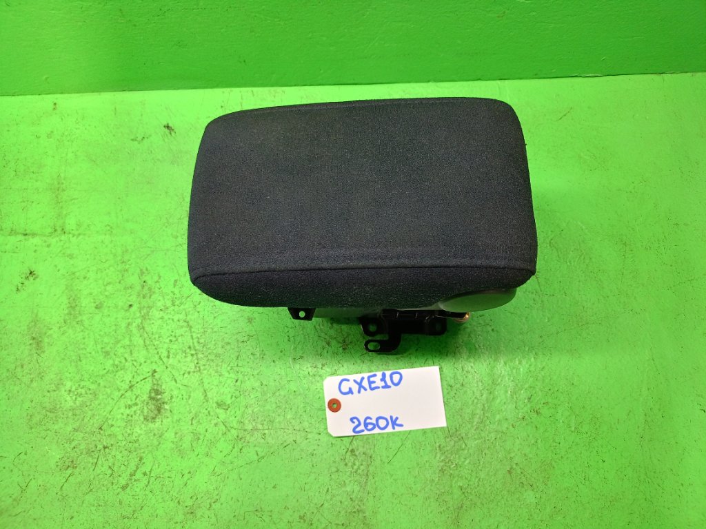 Бардачок между сиденьями TOYOTA ALTEZZA GXE10 (б/у)