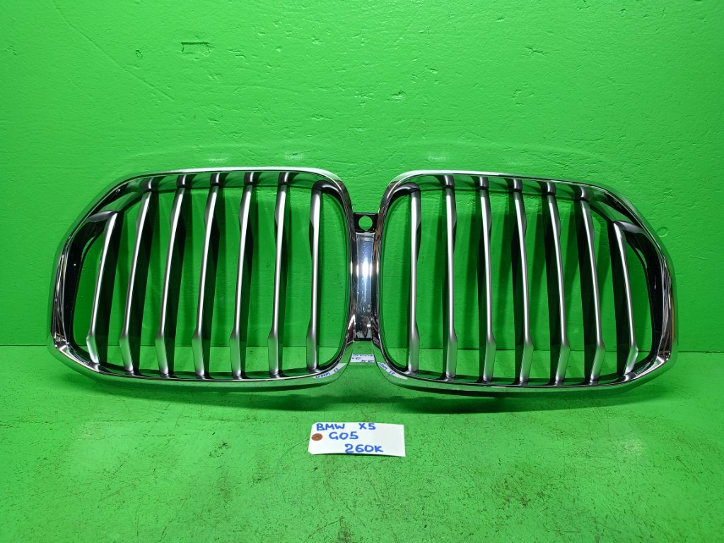 Решетка радиатора BMW X5 G05 (б/у)