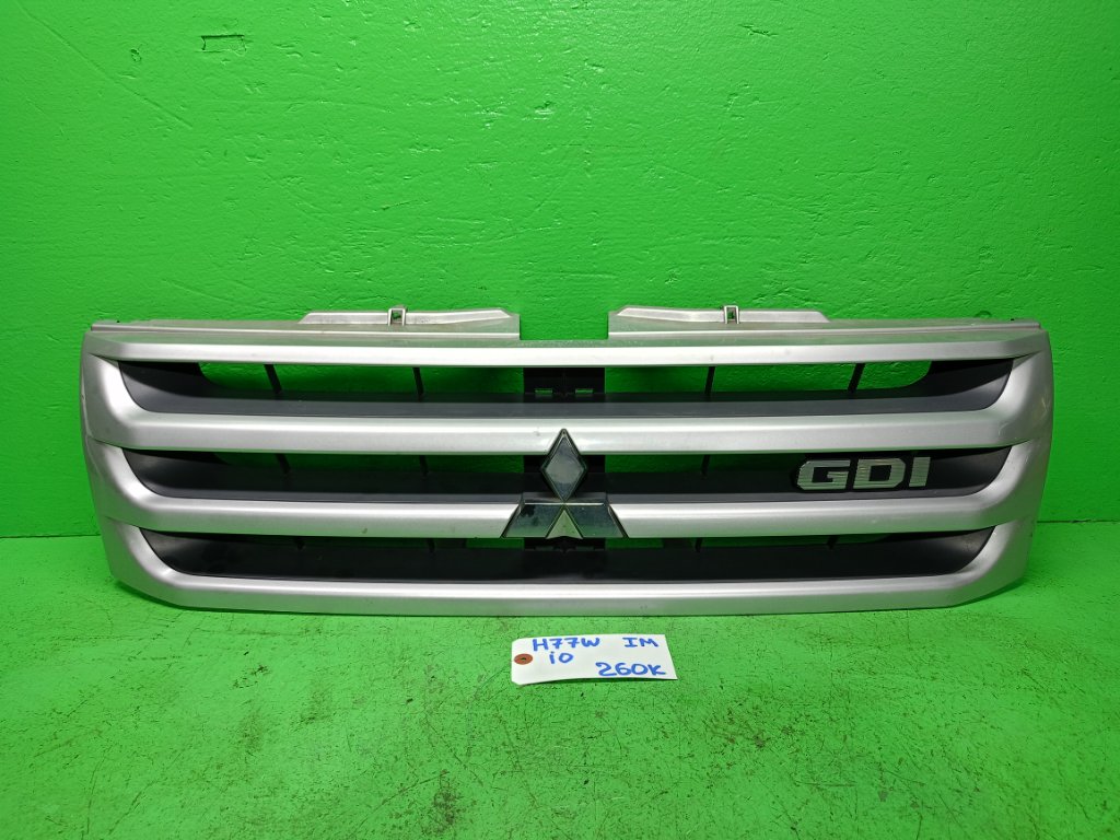 Решетка радиатора MITSUBISHI PAJERO IO H77W (б/у)