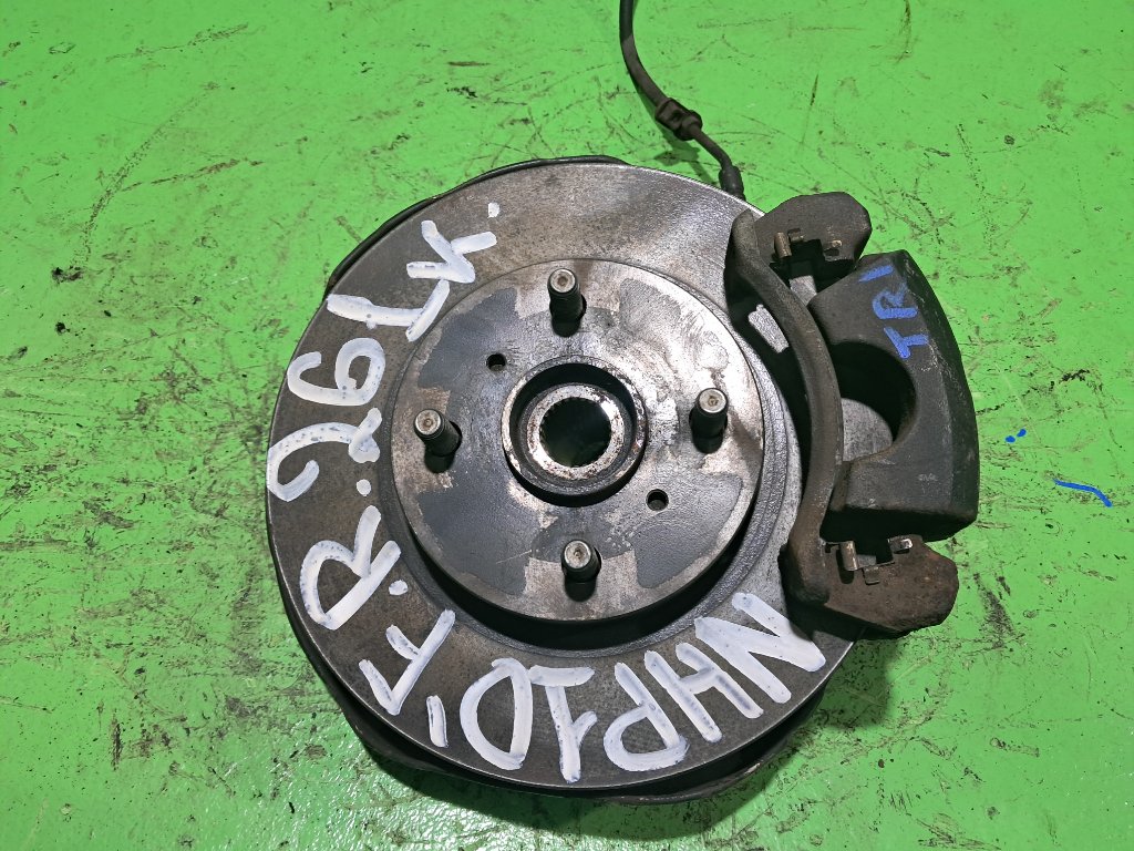 Ступица TOYOTA AQUA NHP10 передняя правая (б/у)