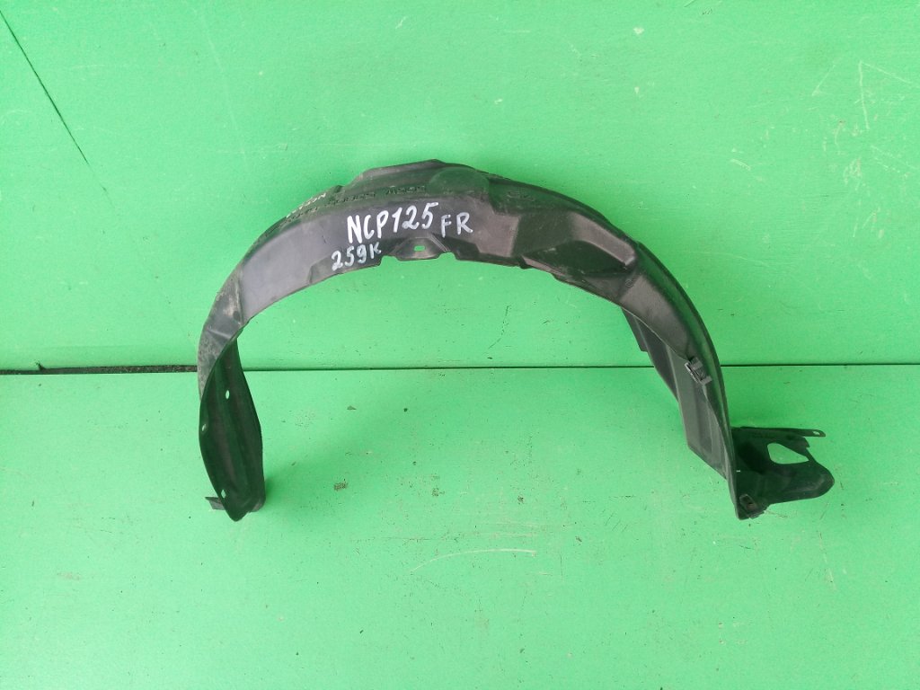 Подкрылок TOYOTA RACTIS NCP125 передний правый (б/у)