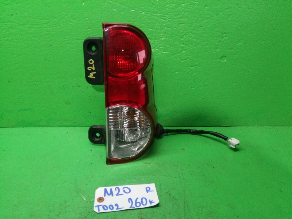 Стоп-сигнал NISSAN NV200 M20 правый (б/у)