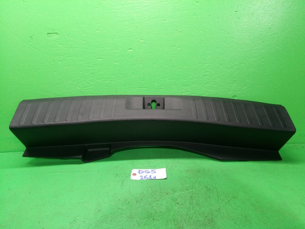 Планка багажника HONDA WR-V DG5 задняя (б/у)