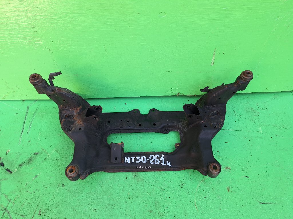 Балка под двс NISSAN XTRAIL NT30 передняя (б/у)