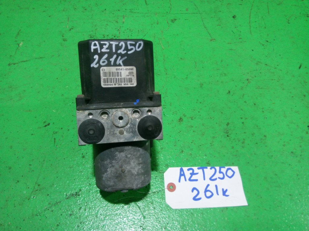 Блок ABS TOYOTA AVENSIS AZT250 (б/у)