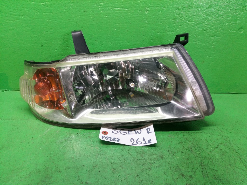 Фара MAZDA BONGO FRIENDEE SGEW правая (б/у)