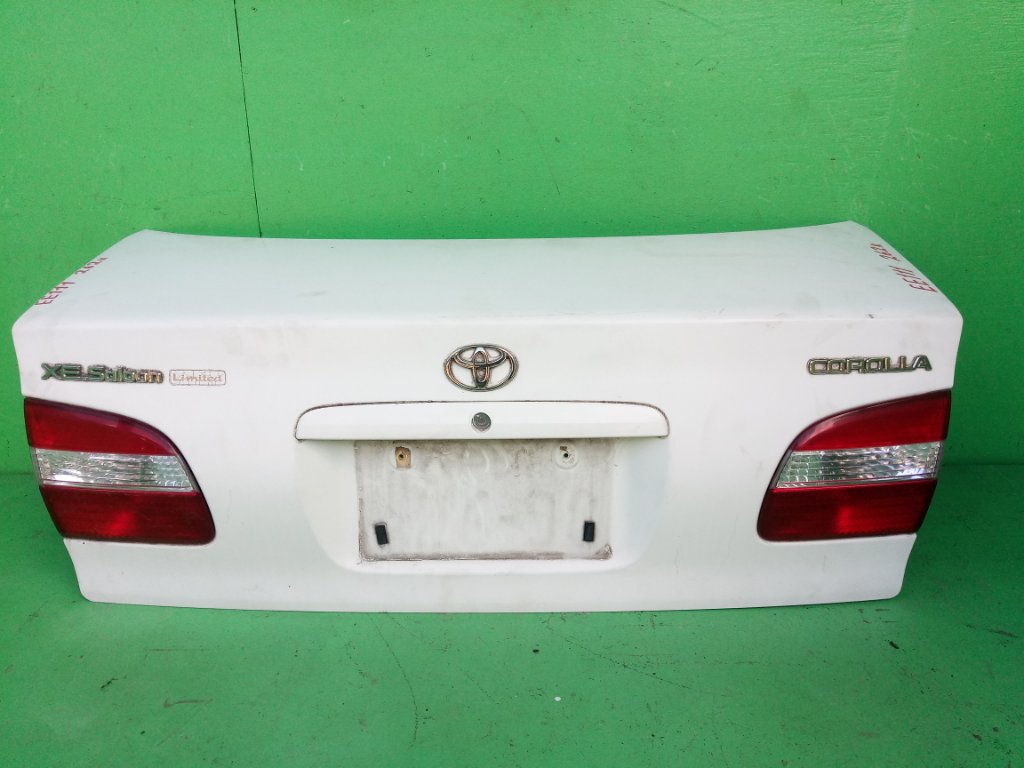 Крышка багажника TOYOTA COROLLA EE111 (б/у)