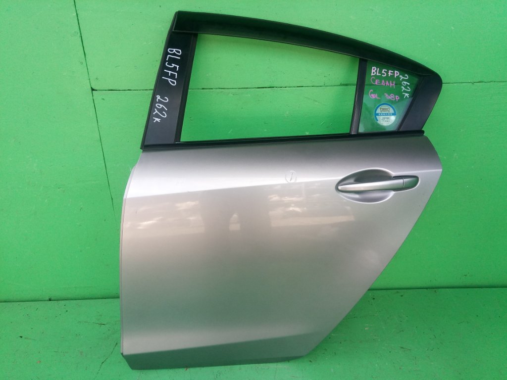 Дверь MAZDA AXELA BL5FP задняя левая (б/у)