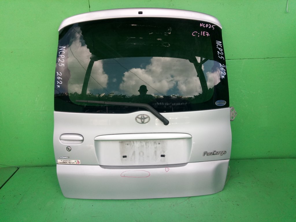 Дверь задняя TOYOTA FUNCARGO NCP25 (б/у)