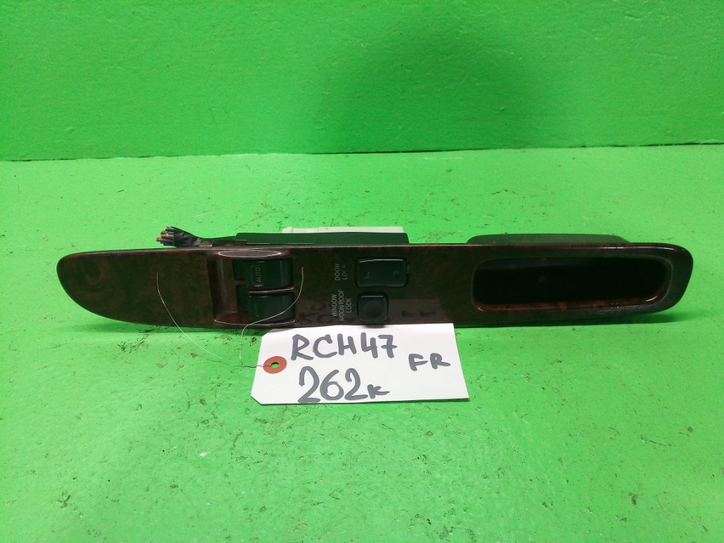 Блок упр. стеклоподьемниками TOYOTA REGIUS RCH47 передний правый (б/у)
