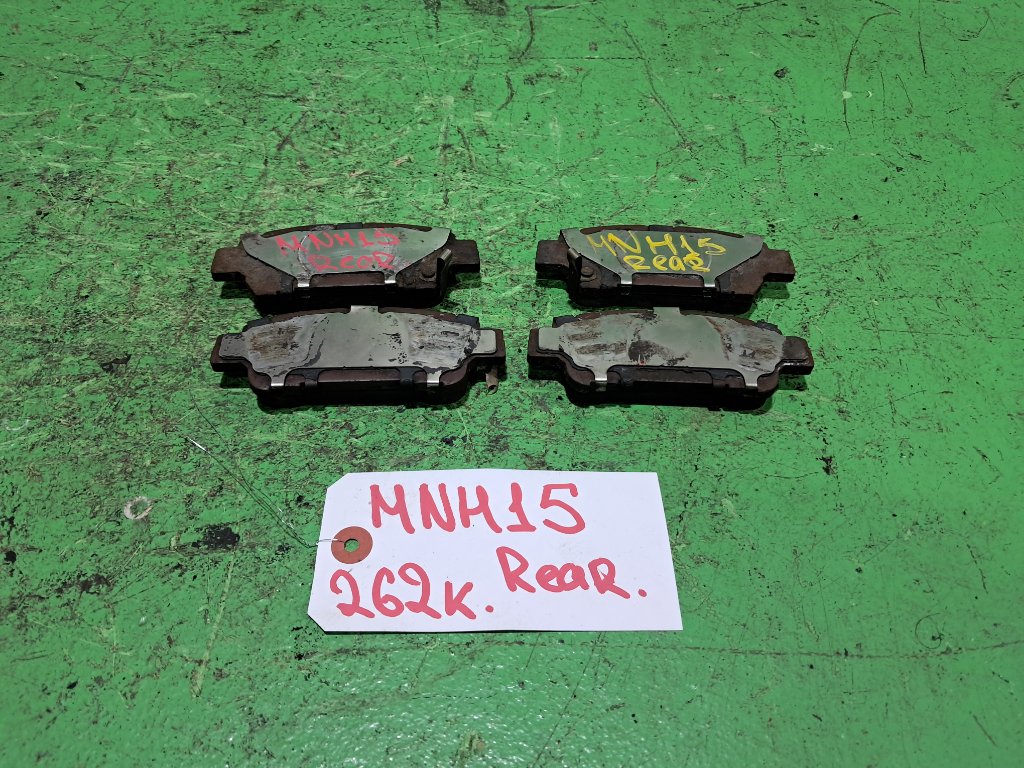 Тормозные колодки TOYOTA ALPHARD MNH15 заднее (б/у)