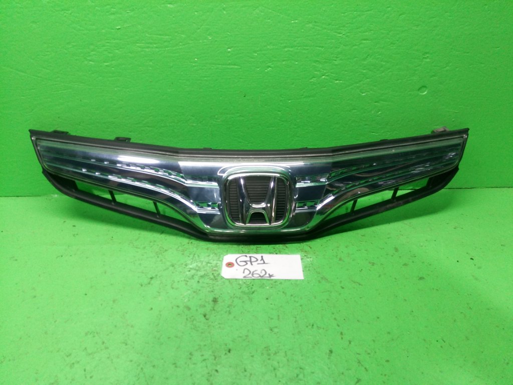 Решетка радиатора HONDA FIT GP1 (б/у)