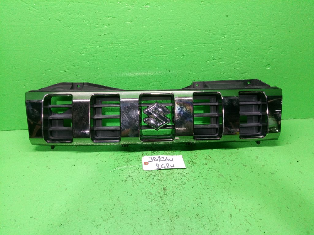 Решетка радиатора SUZUKI JIMNY JB23W (б/у)