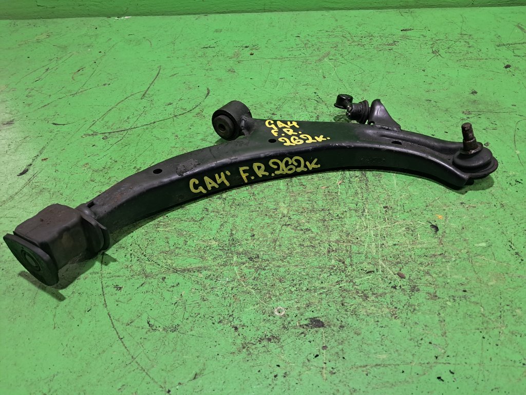 Рычаг HONDA CAPA GA4 передний правый (б/у)