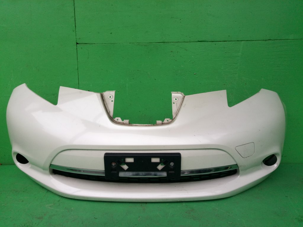 Бампер NISSAN LEAF AZE0 передний (б/у)