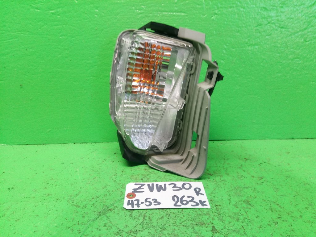 Повторитель TOYOTA PRIUS ZVW30 правый (б/у)