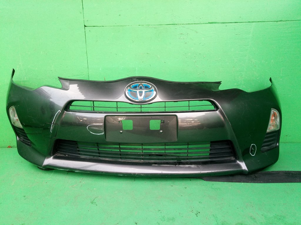 Бампер TOYOTA AQUA NHP10 передний (б/у)