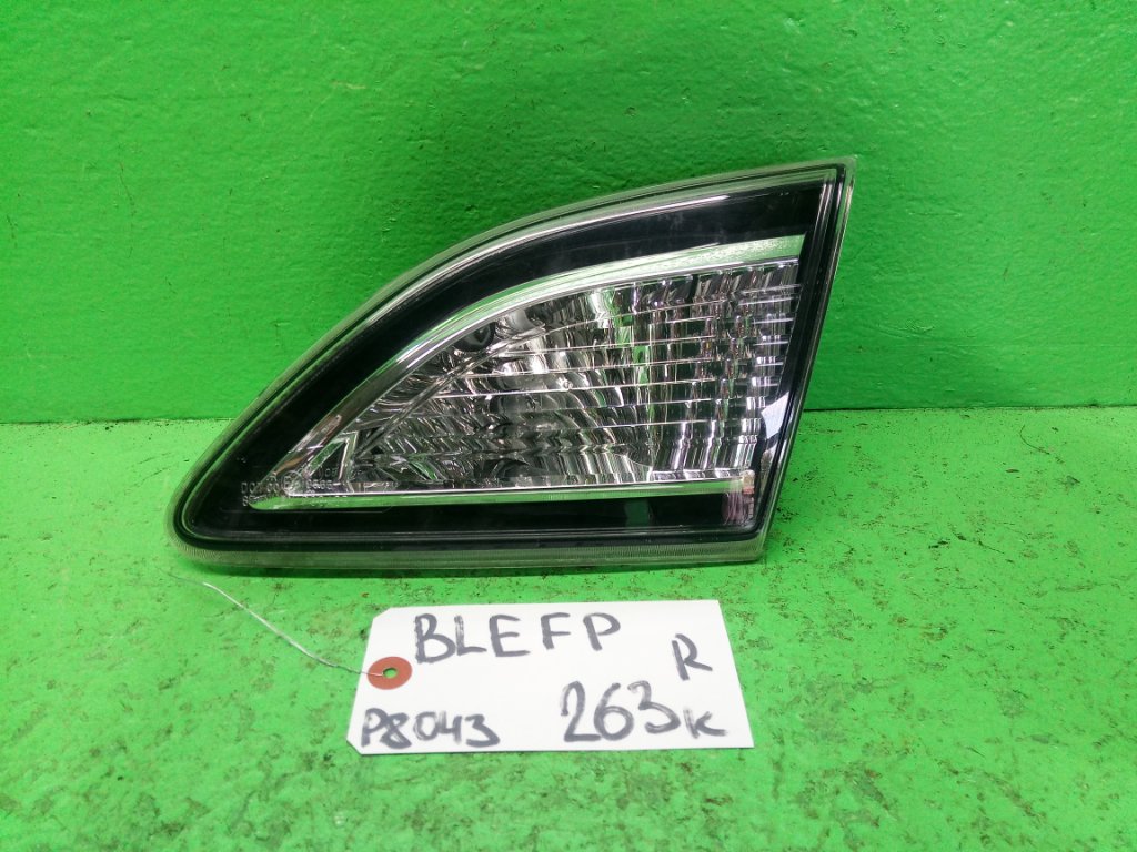 Вставка между стопов MAZDA AXELA BLEFP задняя правая (б/у)