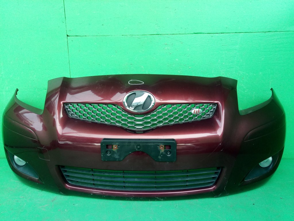 Бампер TOYOTA VITZ NCP91 передний (б/у)